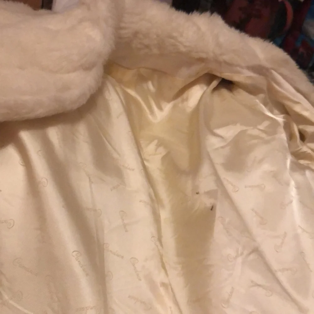 Vintage faux fur ribbed jacket. So glam on!! No rips in the lining - Picture 5 of 8